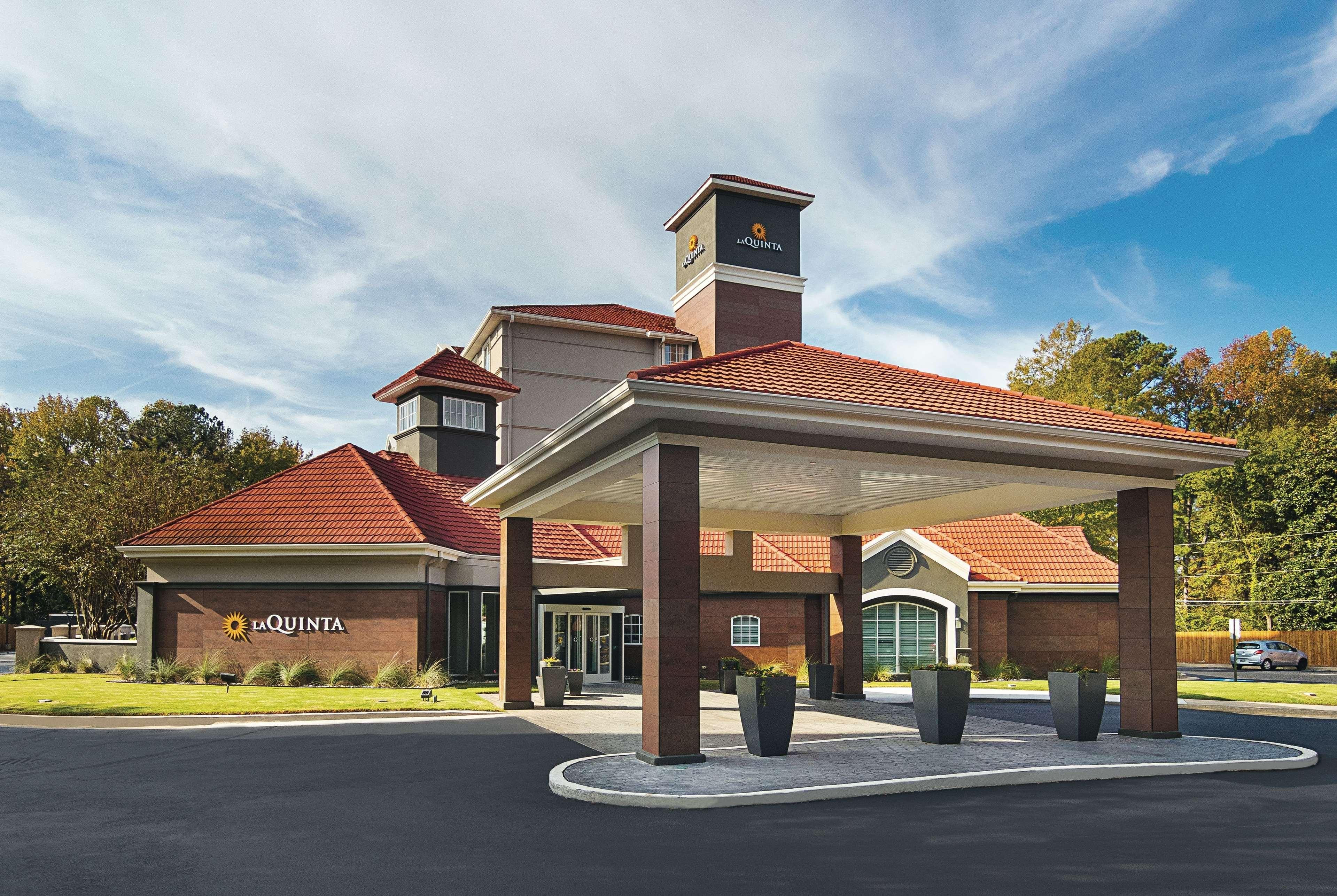 La Quinta By Wyndham Atlanta Conyers Hotel Exterior photo