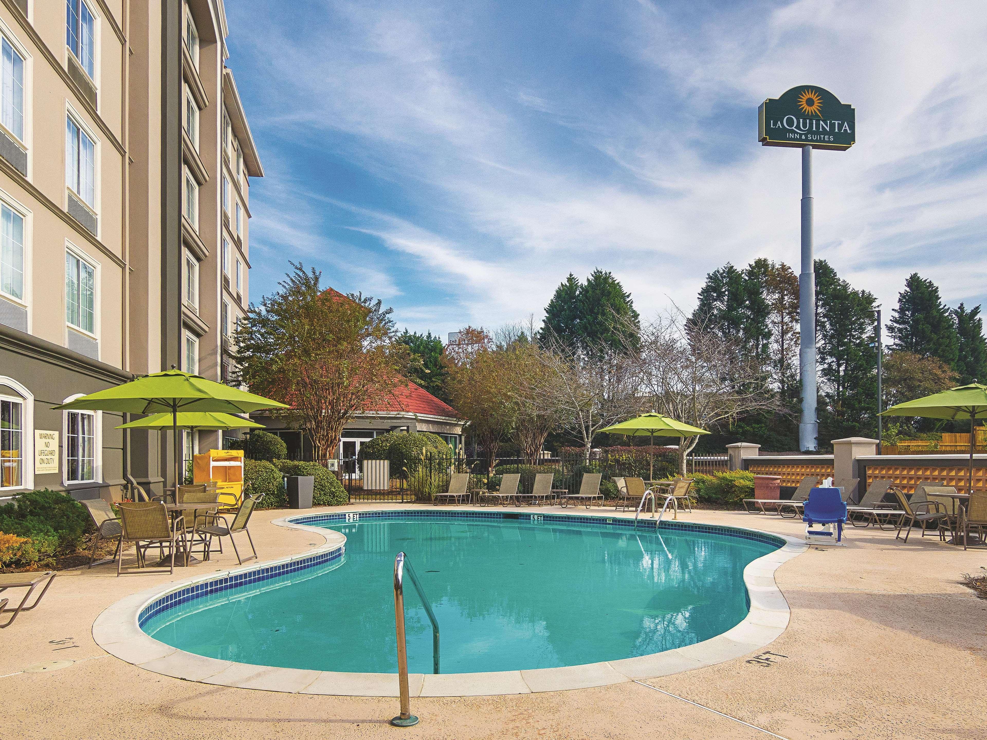 La Quinta By Wyndham Atlanta Conyers Hotel Exterior photo