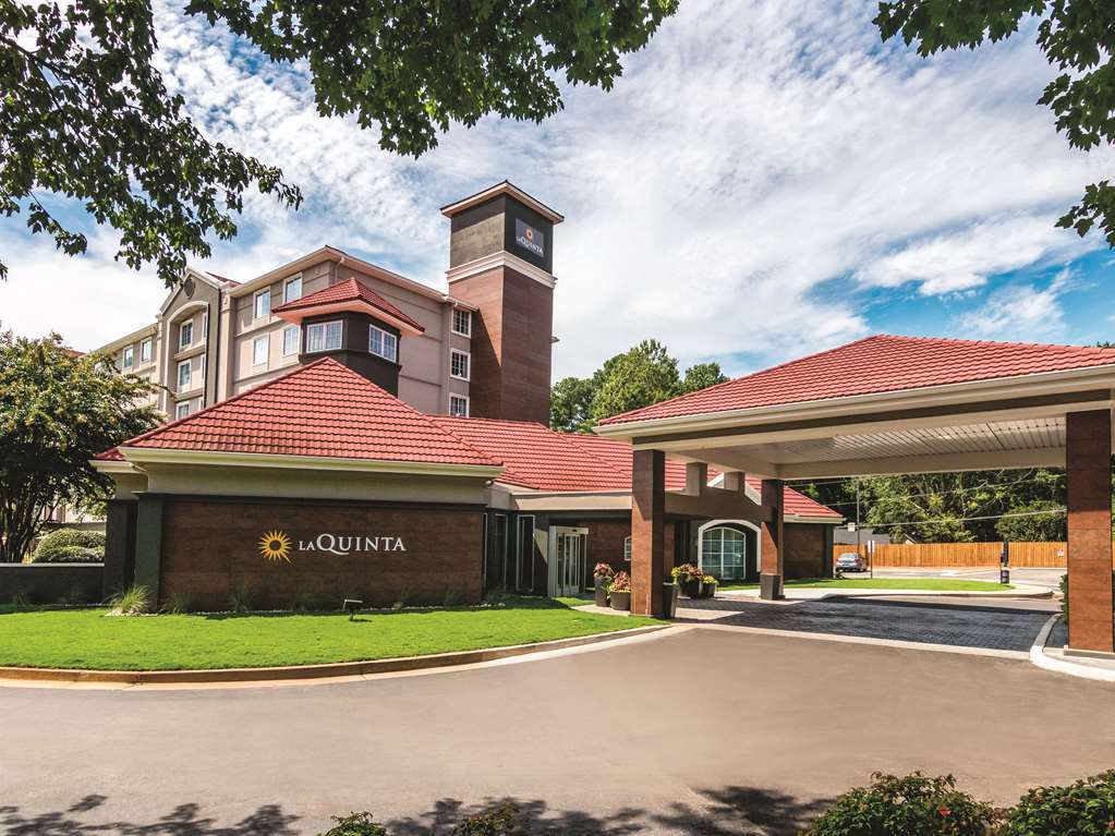 La Quinta By Wyndham Atlanta Conyers Hotel Exterior photo